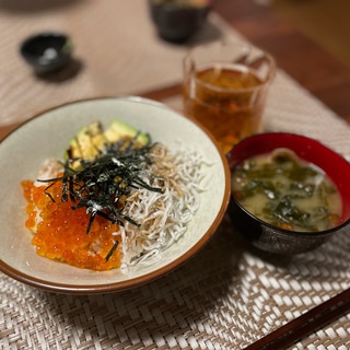 アボカド海鮮丼